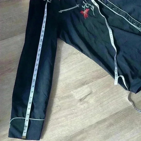 Scully Embroidered Snap Front Long Sleeve Shirt - Picture 5 of 10